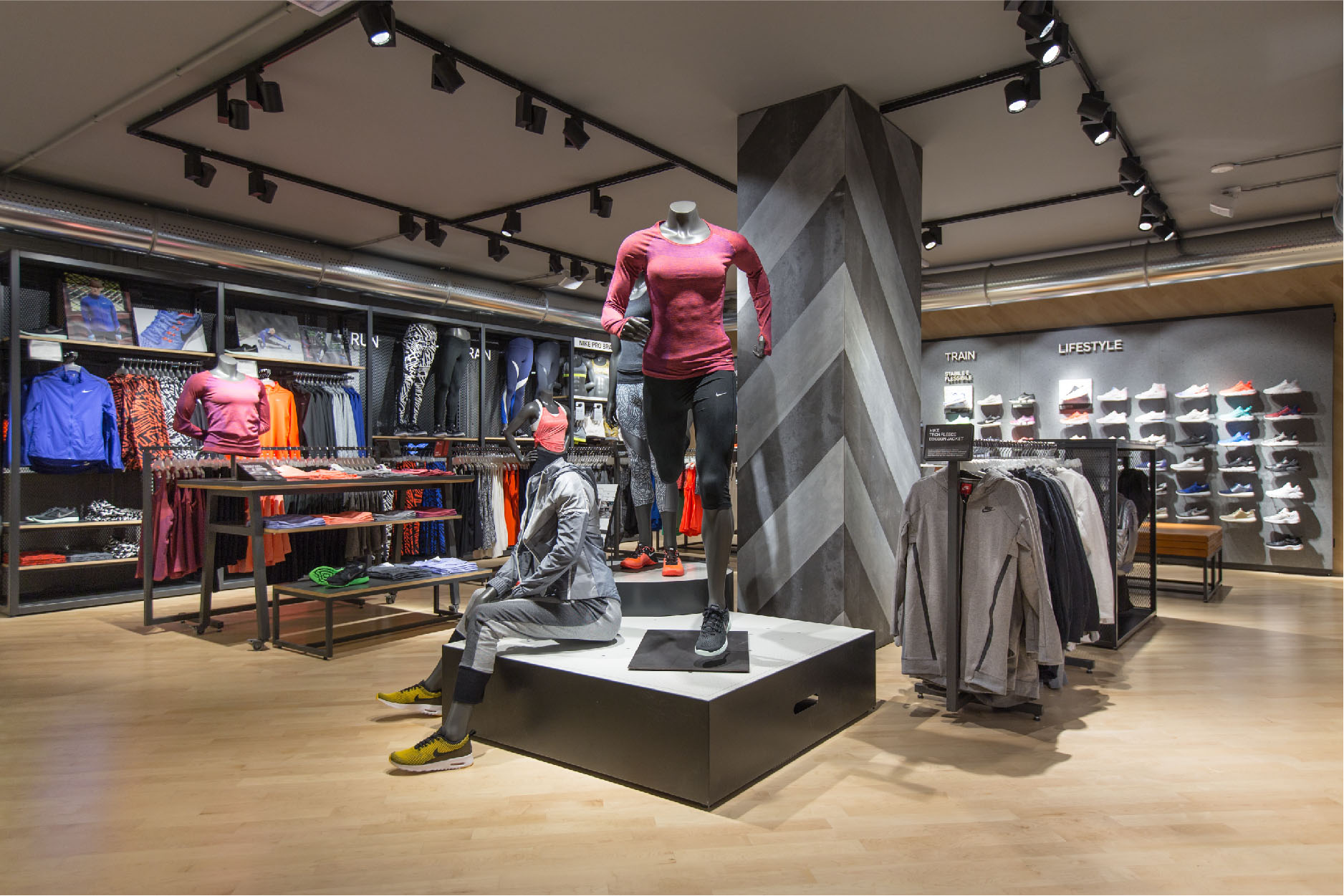 nike store in milan